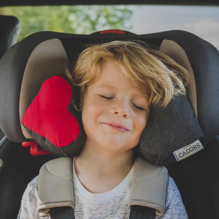 Coussin voiture enfant Téodor - Petits Cadors - Grenadine